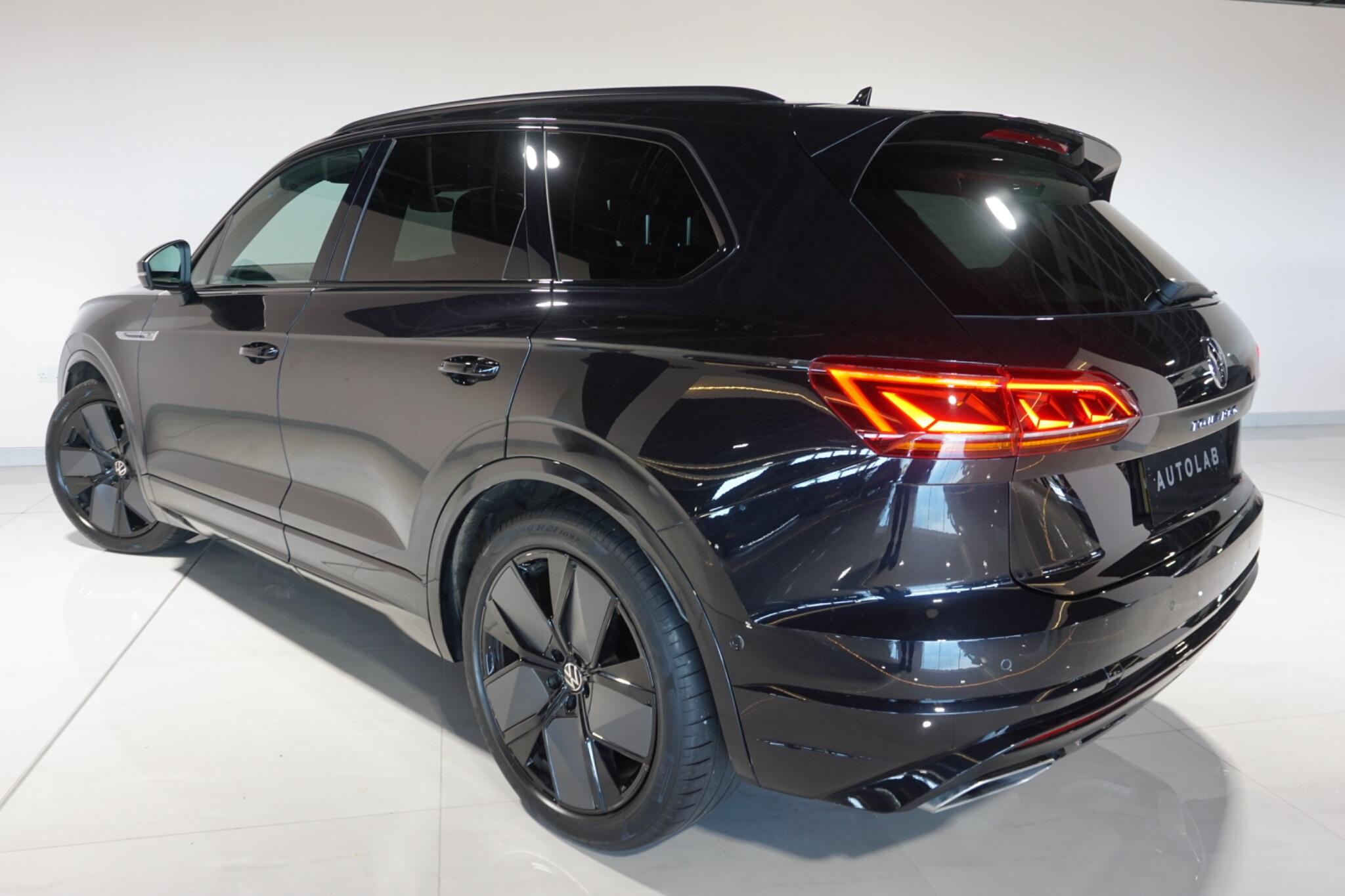 Volkswagen Touareg 3.0 TDI V6 Black Edition SUV 5dr Diesel Tiptronic 4Motion Euro 6 (s/s) (286 ps)